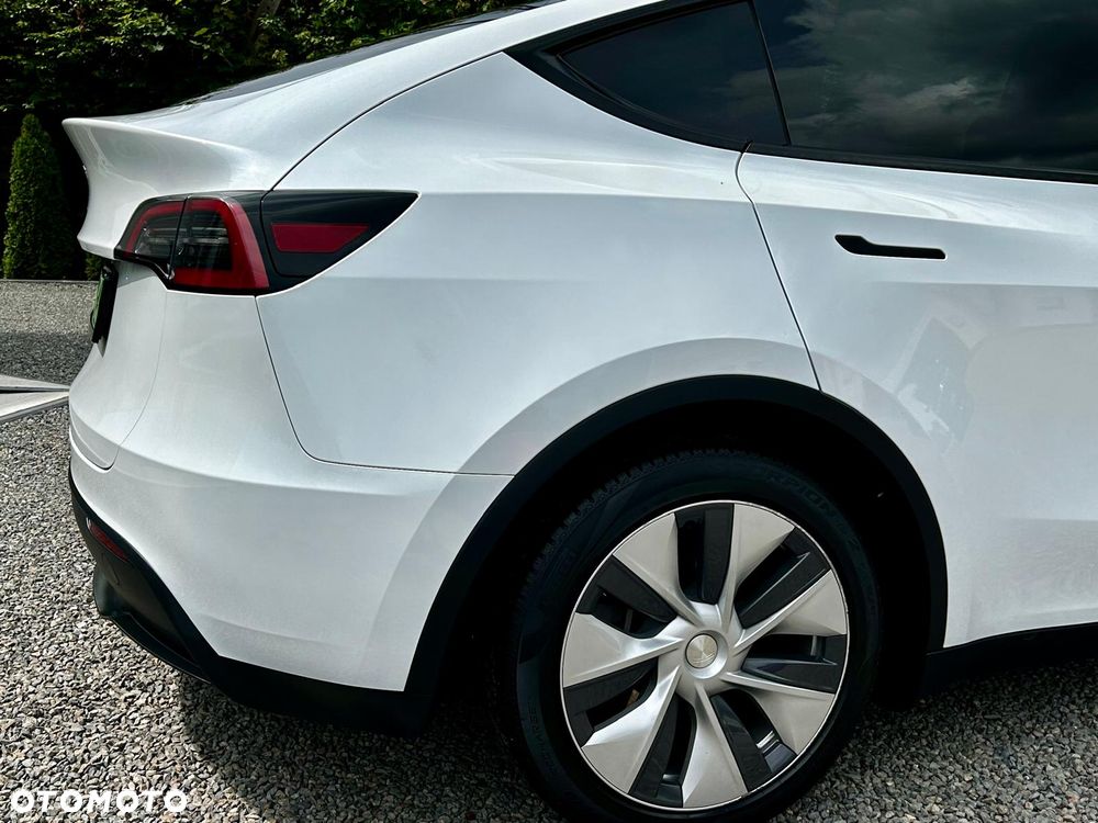 Tesla Y RWD - 13