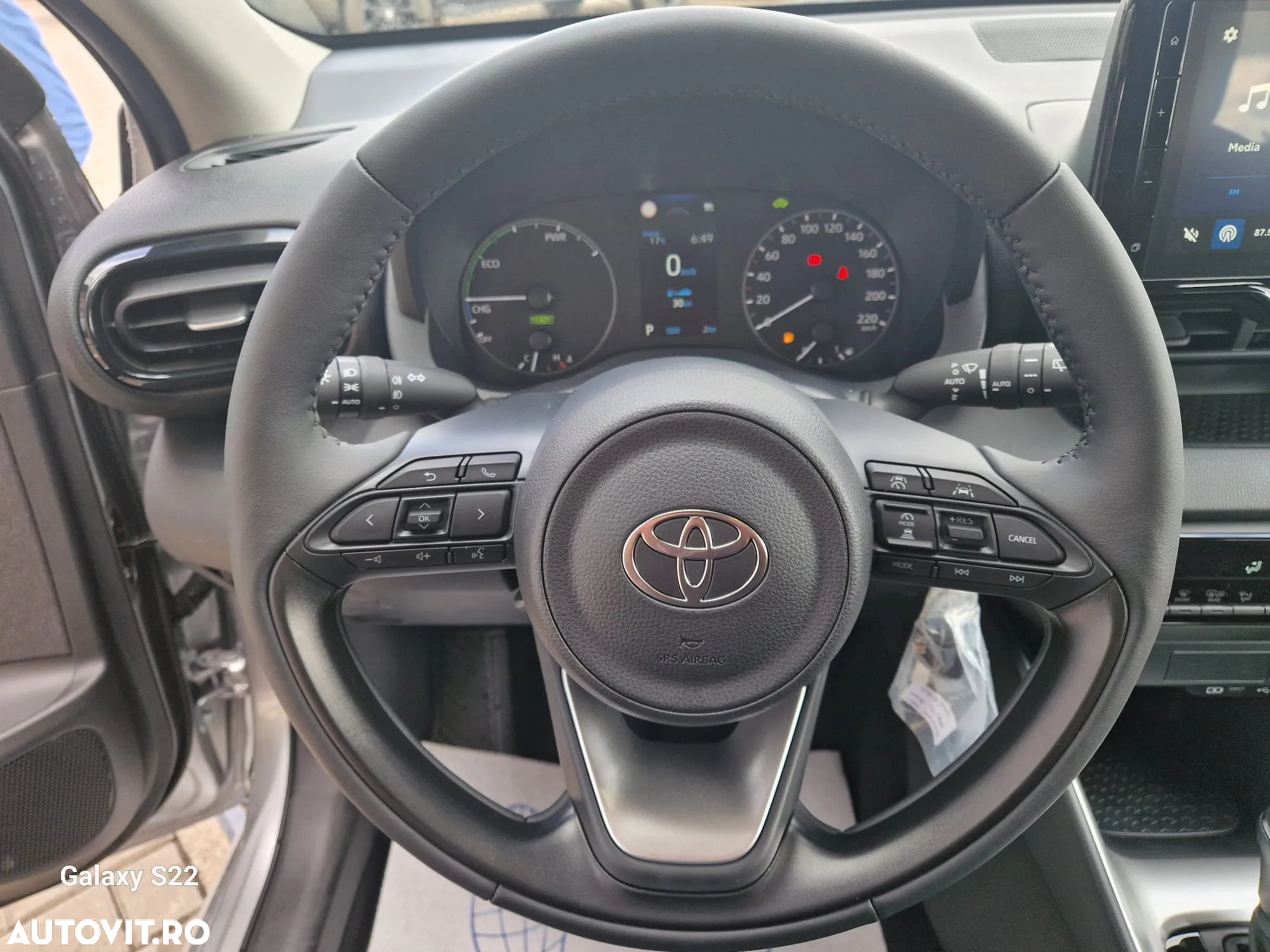 Toyota Yaris 1.5 VVT-i HSD Active - 11