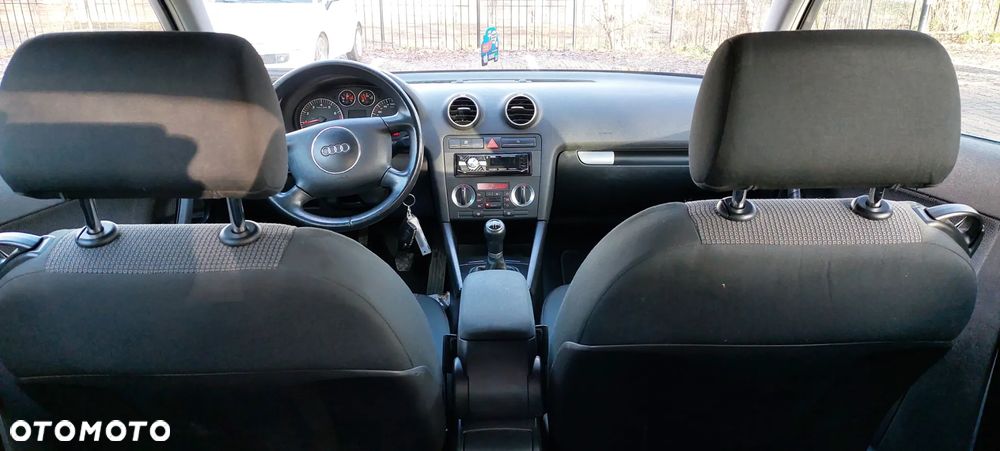 Audi A3 3-drzwiowe 1.6 Ambiente - 14