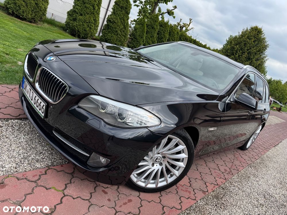 BMW Seria 5 525d Sport-Aut Luxury Line