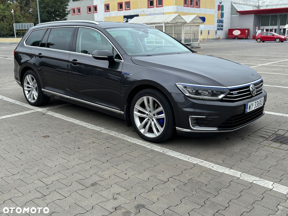 Volkswagen Passat - 2
