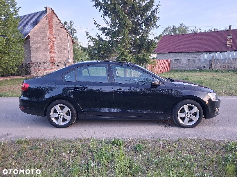 Volkswagen Jetta 1.2 TSI BlueMotion Technology Life - 4