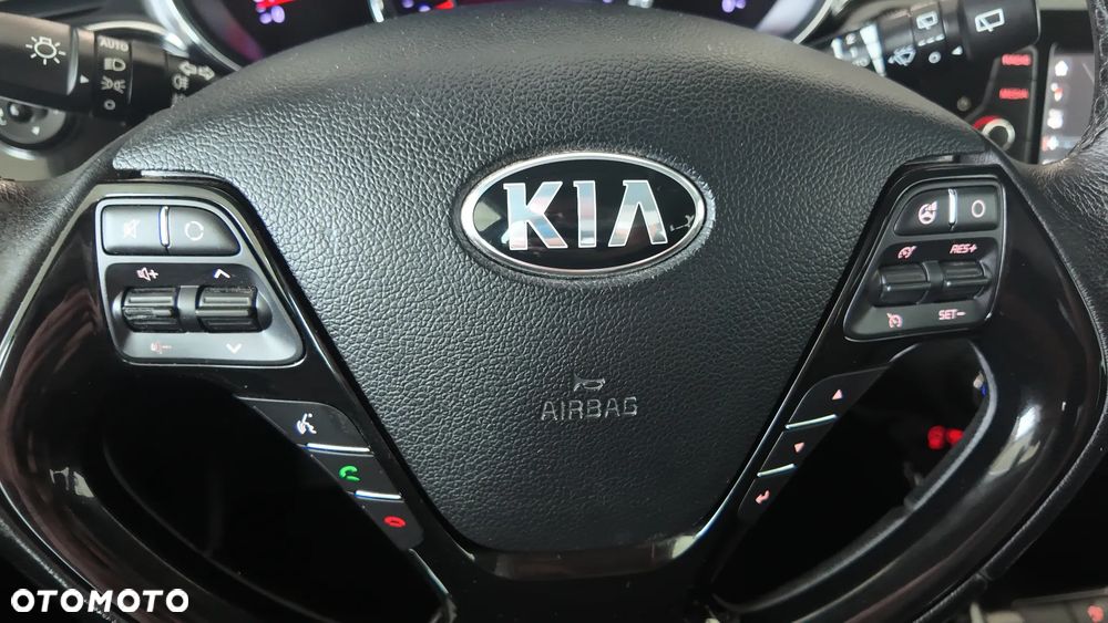 Kia Ceed 1.6 GDI Dream-Team Edition - 24