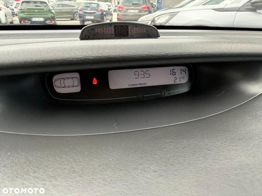 Renault Laguna Grandtour 2.0 Etoile - 27