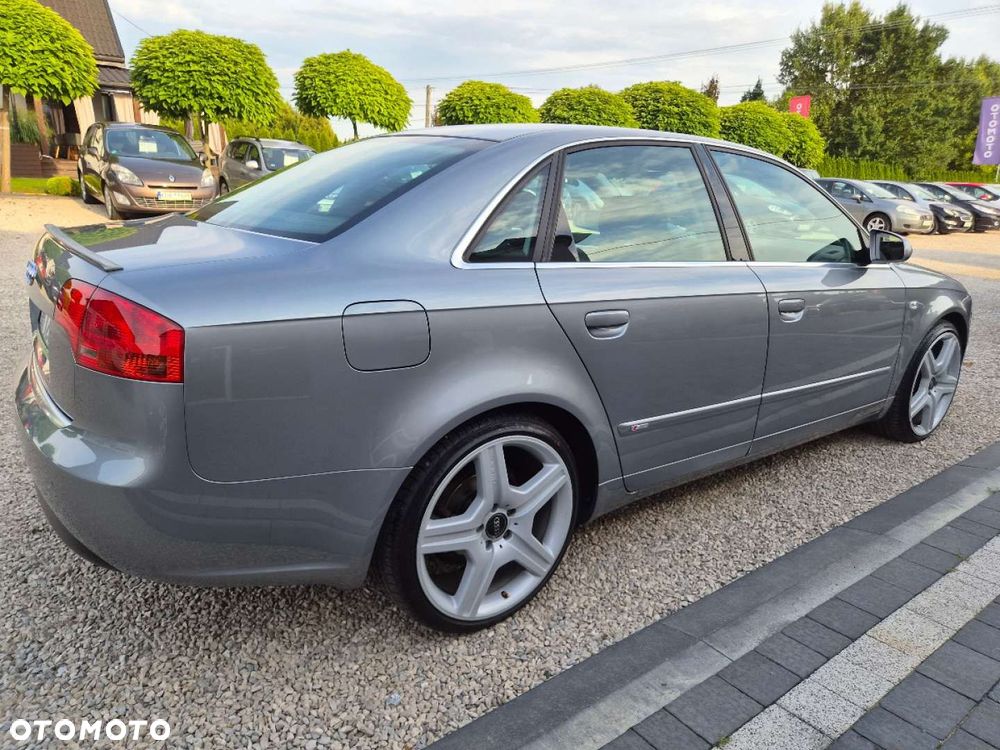 Audi A4 Limousine - 10