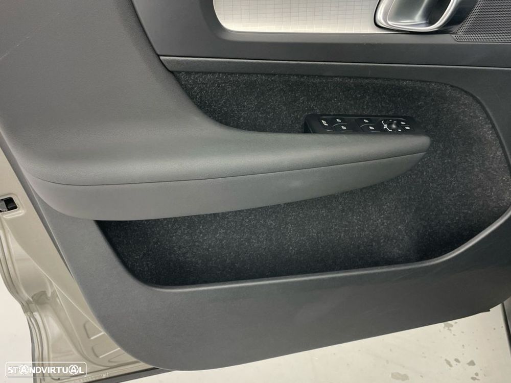 Volvo XC 40 2.0 D3 Momentum - 17