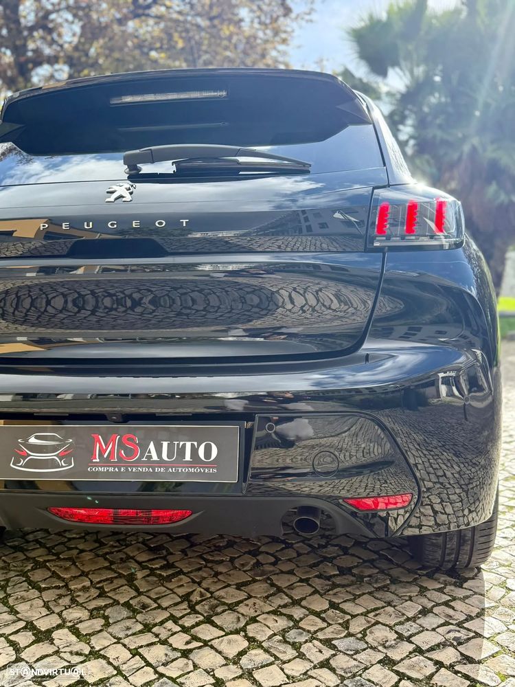 Peugeot 208 1.2 PureTech Allure - 36