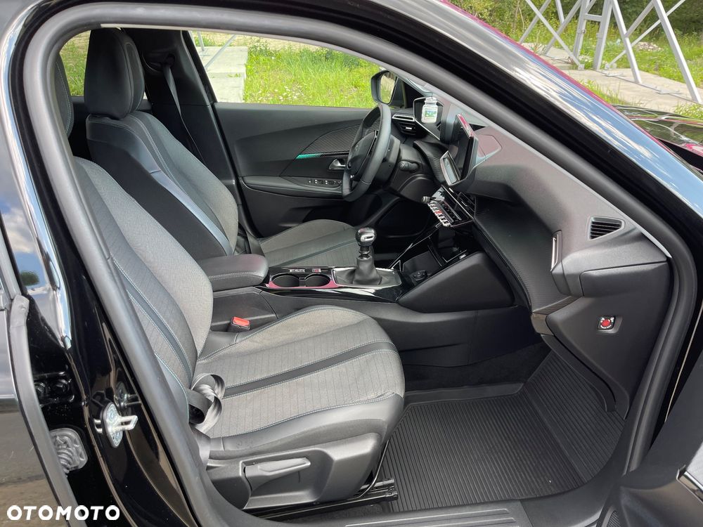 Peugeot 2008 PureTech 130 Active - 14
