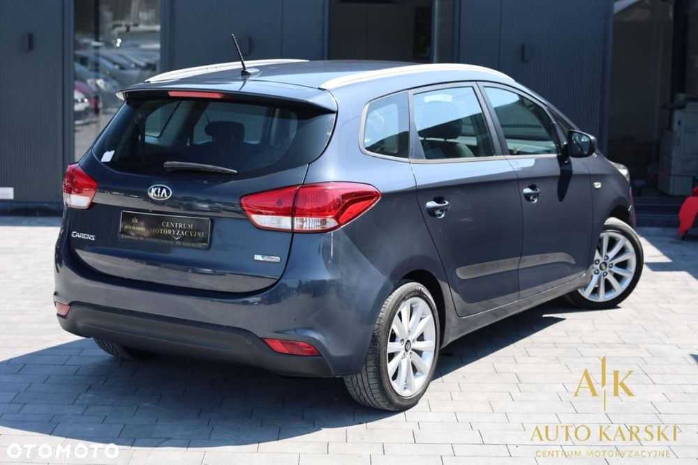 Kia Carens - 8