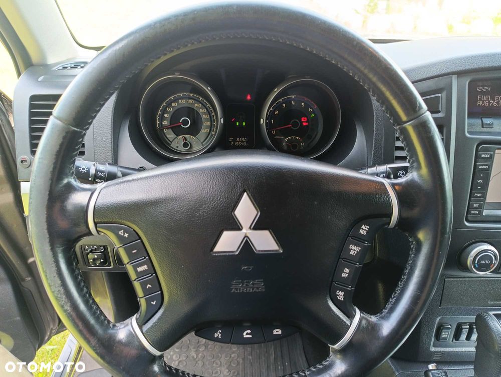 Mitsubishi Pajero - 6