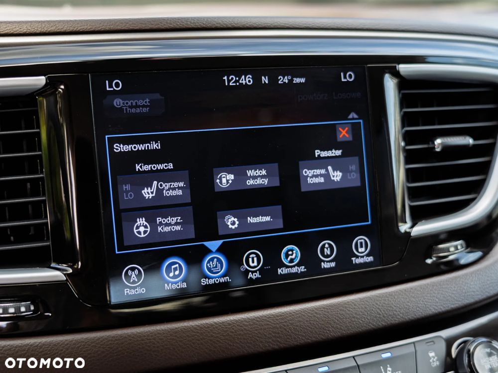 Chrysler Pacifica - 24
