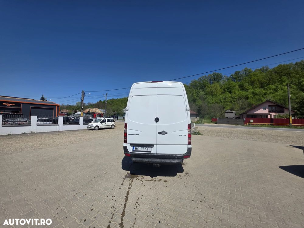 Mercedes-Benz Sprinter - 4