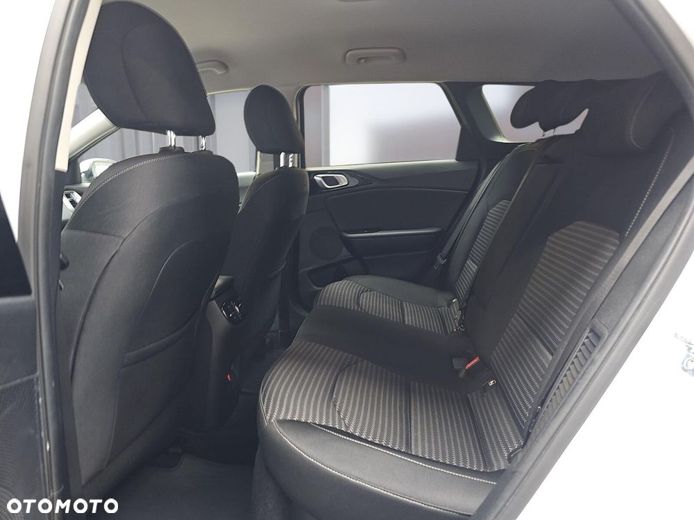 Kia Ceed 1.6 GDI PHEV L DCT - 10