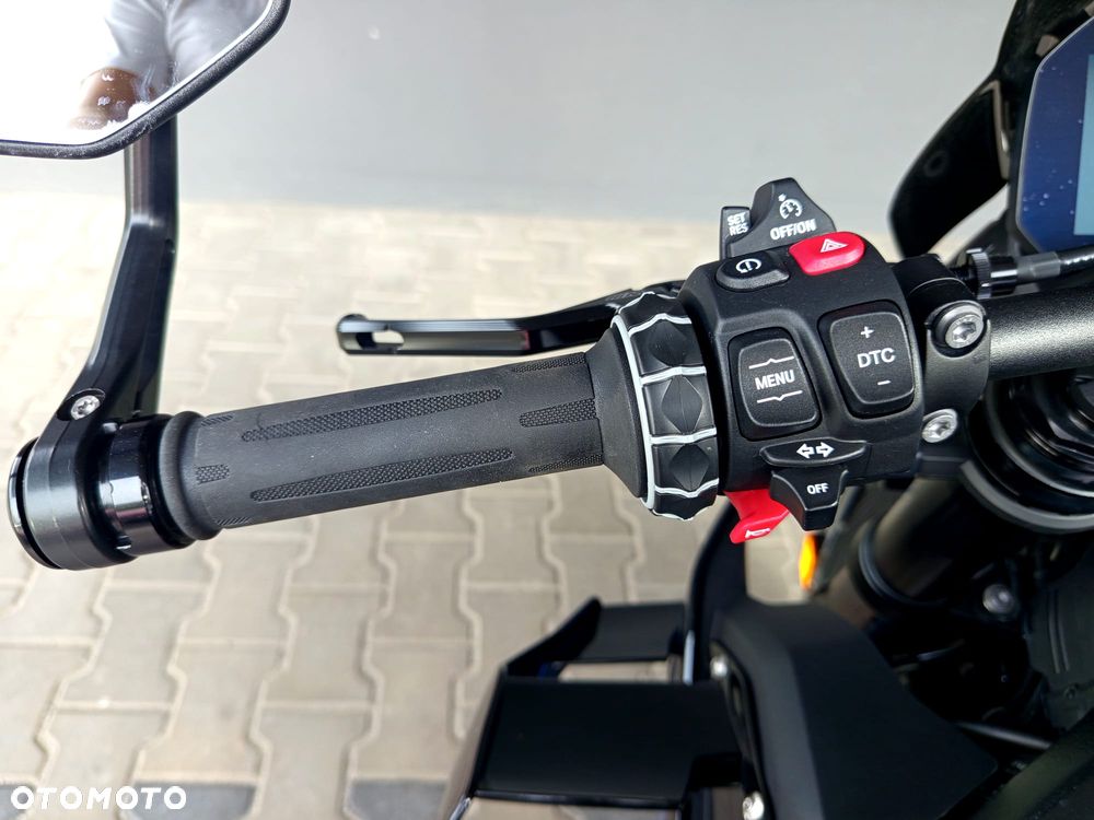 BMW S - 33