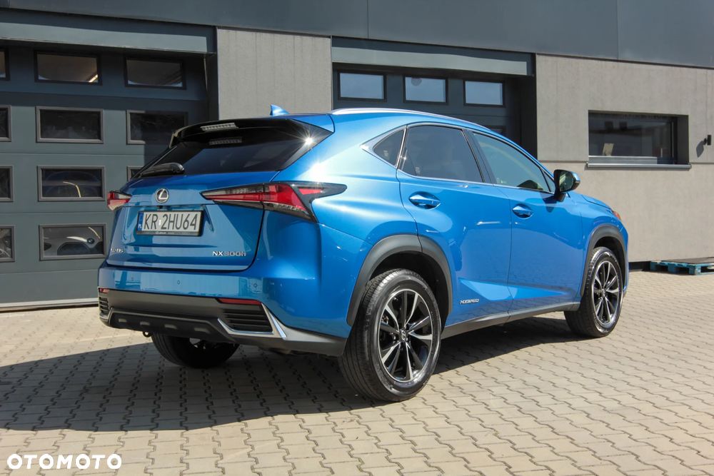 Lexus NX 300h Comfort AWD - 2
