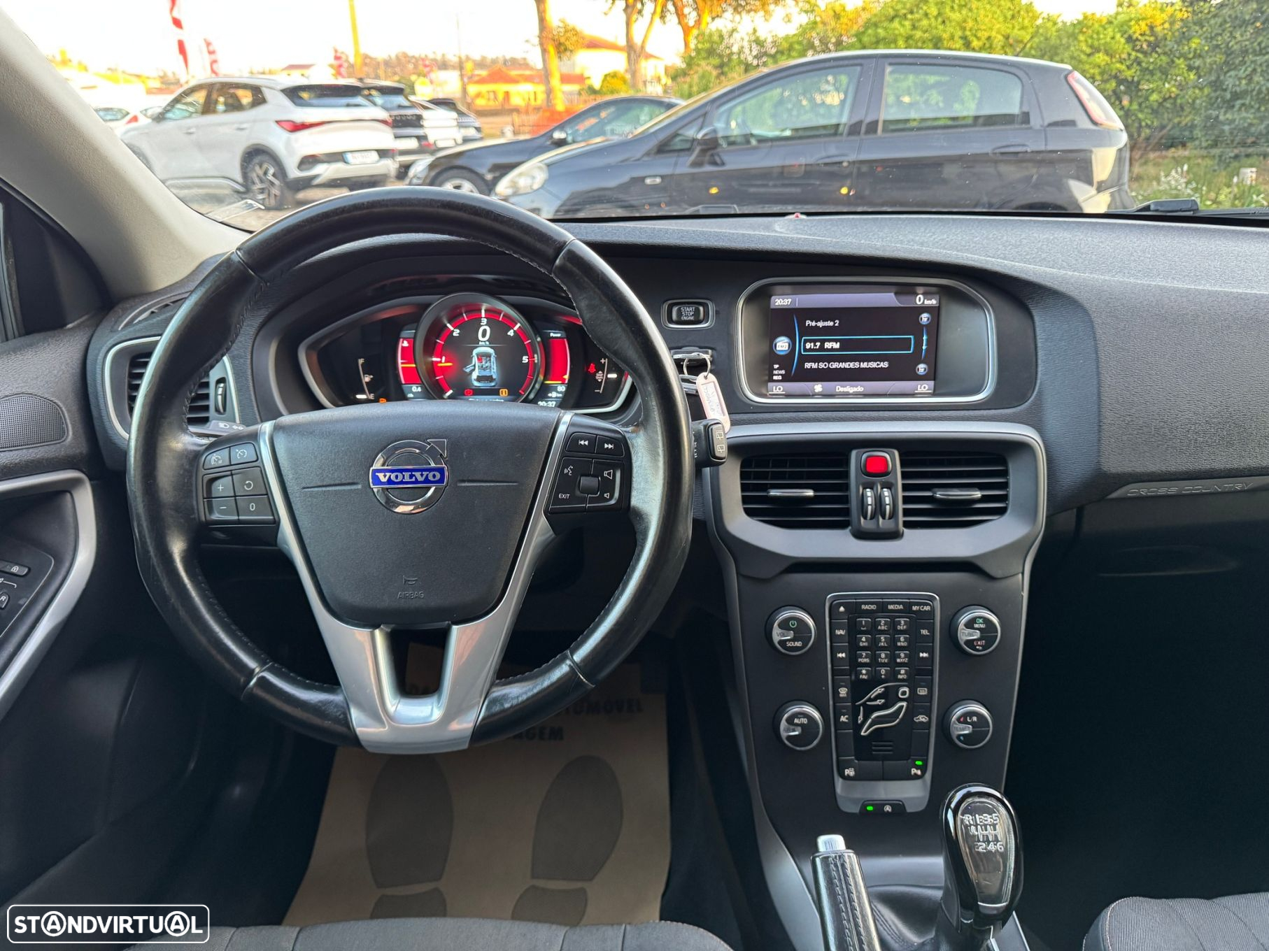 Volvo V40 Cross Country 1.6 D2 Momentum - 9