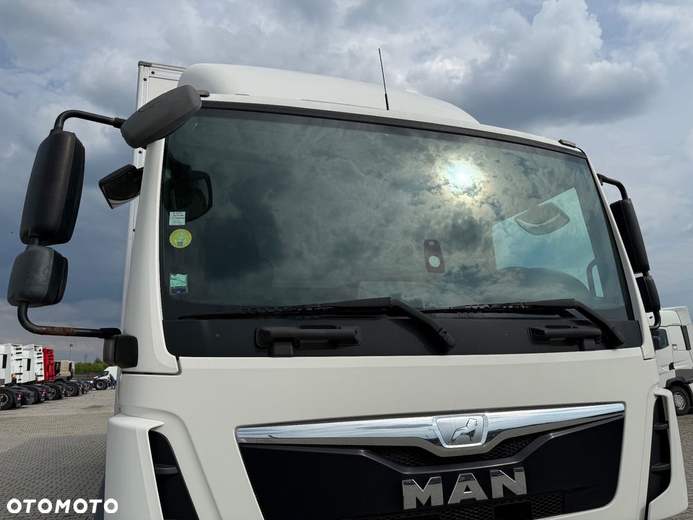 MAN TGM 18.290 / DMC 18 TON / WINDA ZAŁADOWCZA / KONTENER 9,40 M / Z FRANCJI / STAN BDB / / / - 26