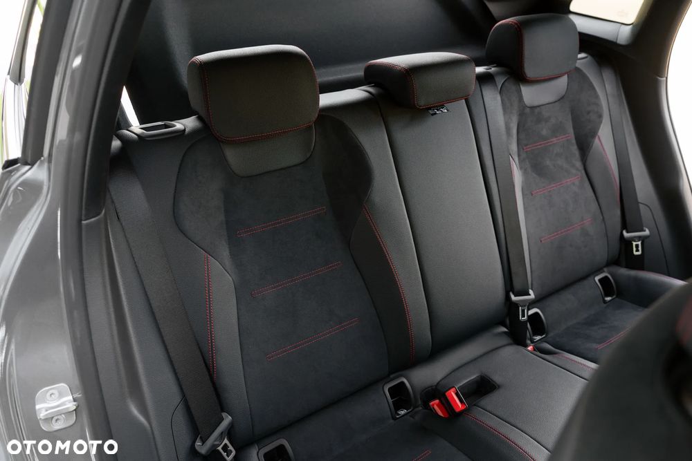 Mercedes-Benz GLA 200 AMG Line - 17