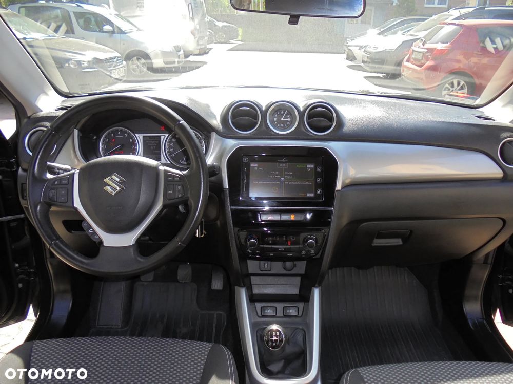 Suzuki Vitara 1.6 Comfort 2WD - 21