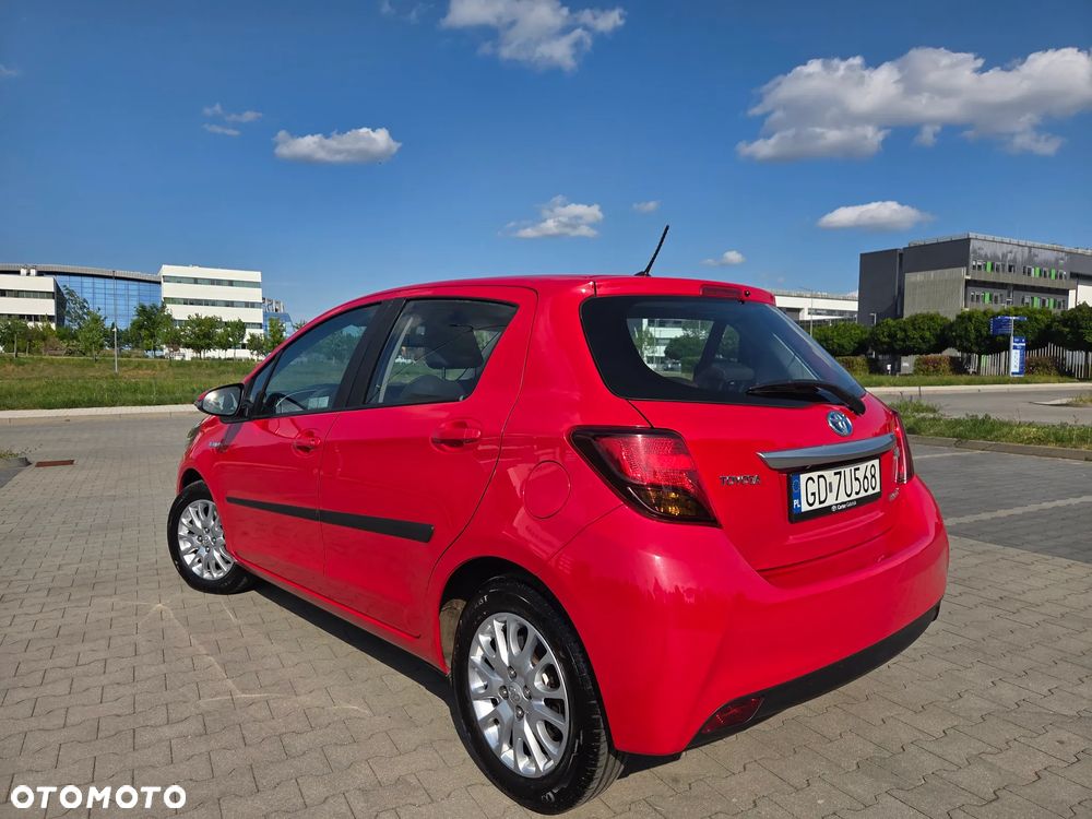Toyota Yaris Hybrid 100 Premium EU6 - 7