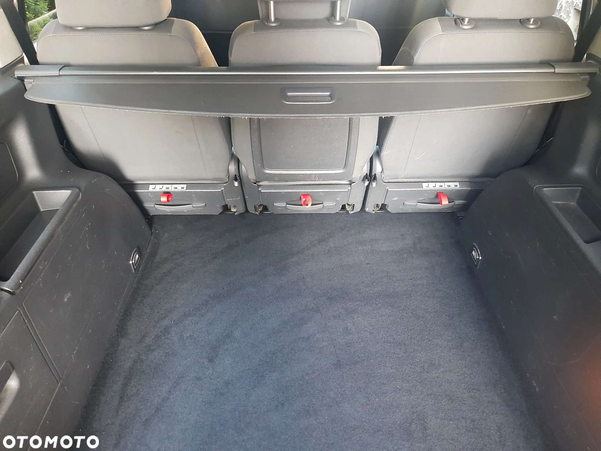 Volkswagen Touran 2.0 TDI DPF DSG Cup - 28