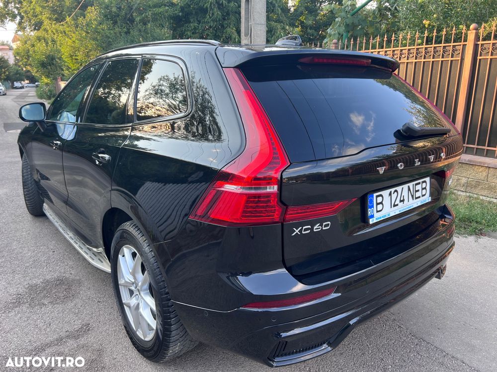 Volvo XC 60 B4 MHEV AT AWD Ultimate Dark - 3