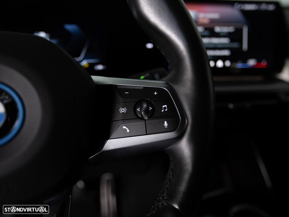 BMW iX1 eDrive20 - 15