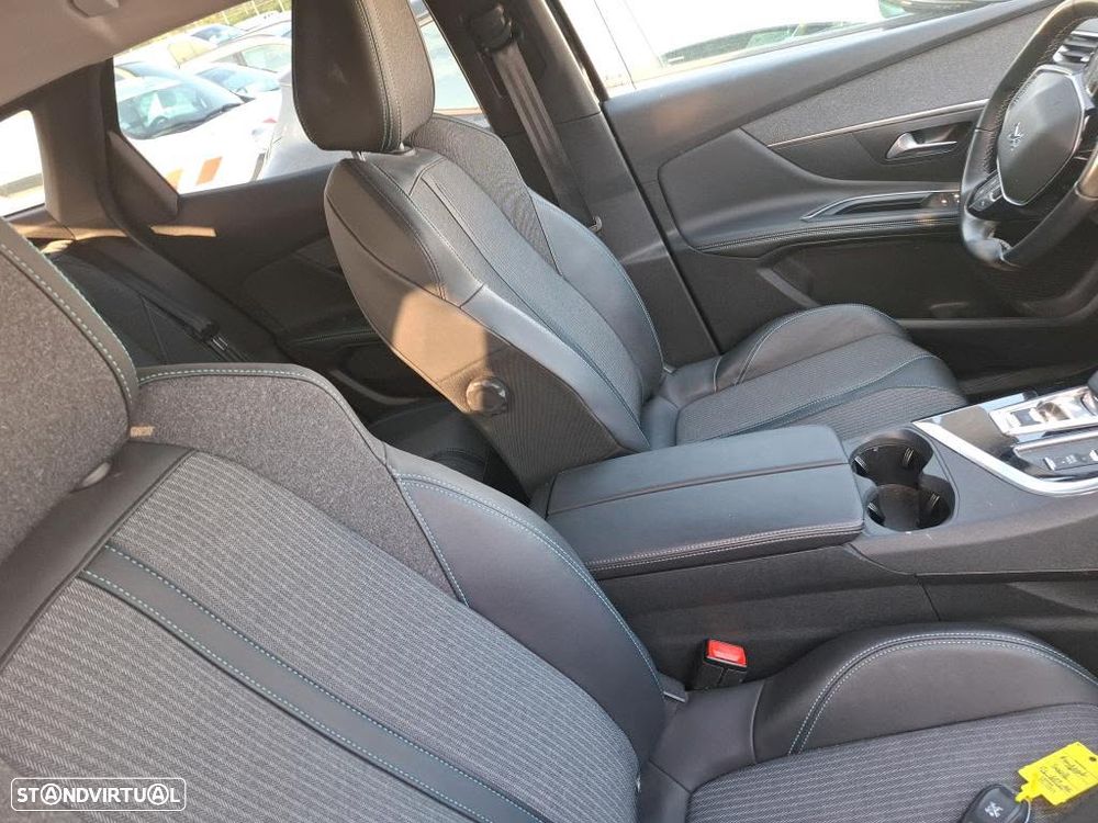 Peugeot 3008 225 e-EAT8 Allure Pack - 6