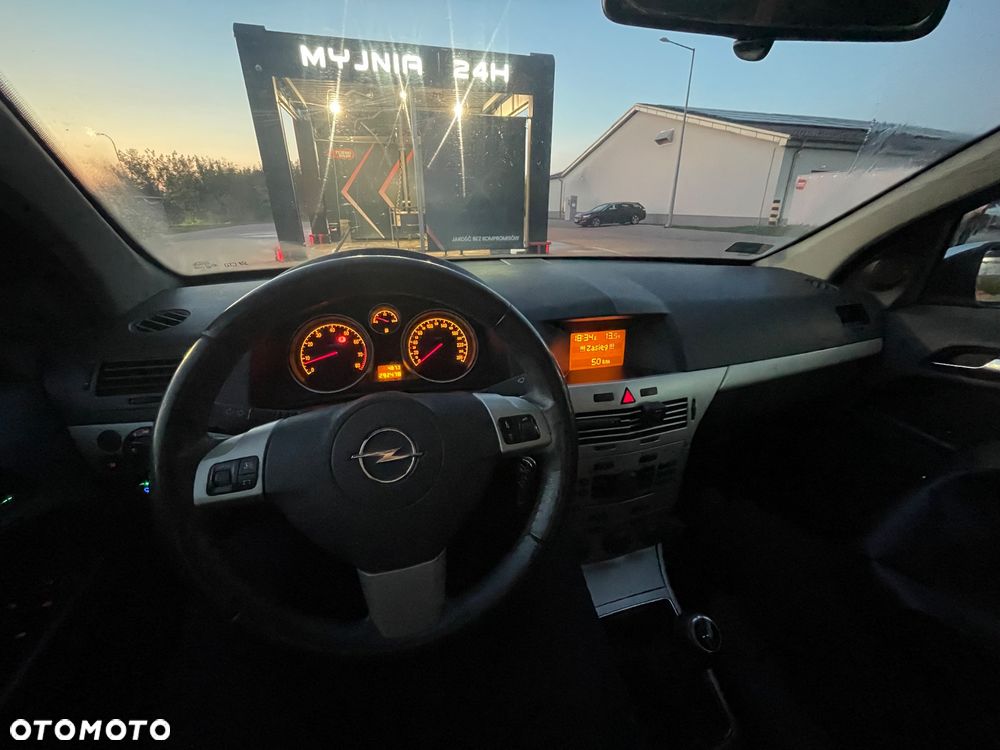 Opel Astra 1.4 - 8