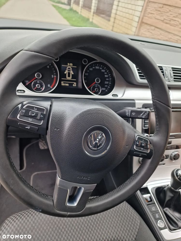 Volkswagen Passat - 6