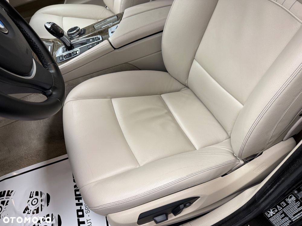BMW Seria 5 520d xDrive Modern Line - 17