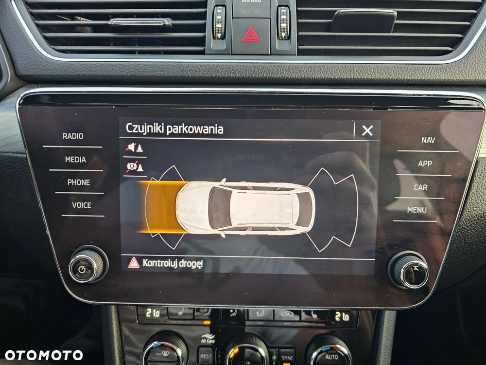 Skoda Superb 2.0 TDI SCR Style - 20