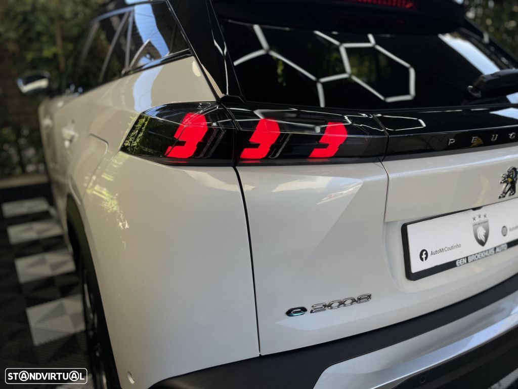Peugeot e-2008 50 kWh GT - 8