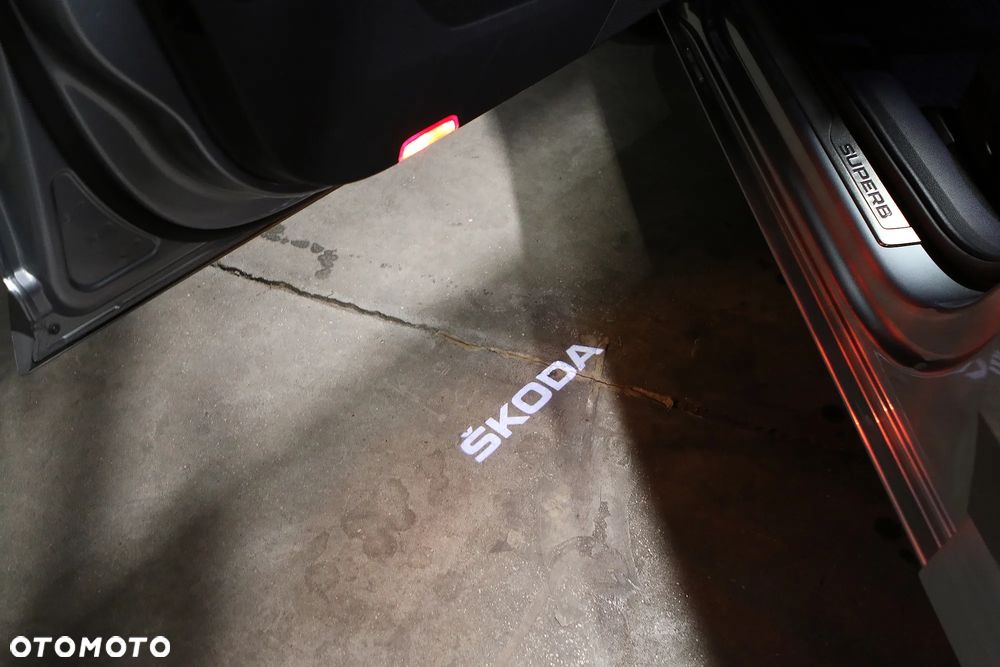 Skoda Superb 2.0 TSI Style DSG - 11