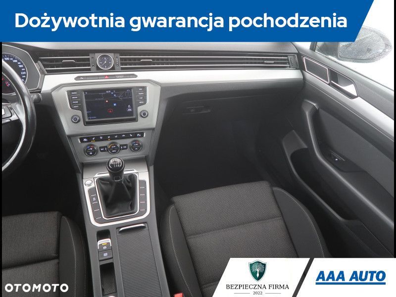 Volkswagen Passat Variant - 10