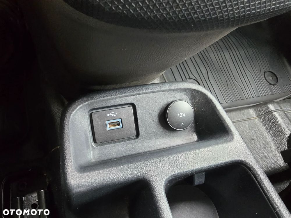 Ford Transit Connect - 22