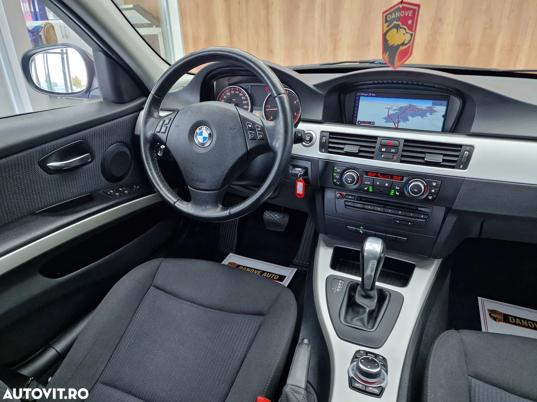 BMW Seria 3 320d DPF Touring Aut. - 19