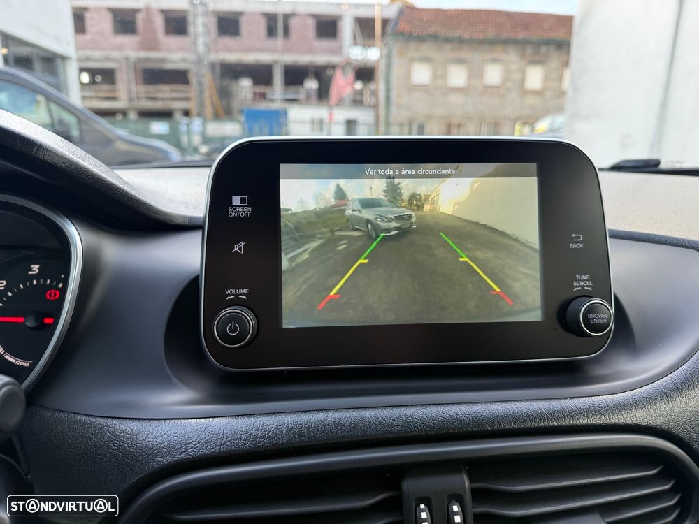 Fiat Tipo 1.3 M-Jet Easy J17 - 24