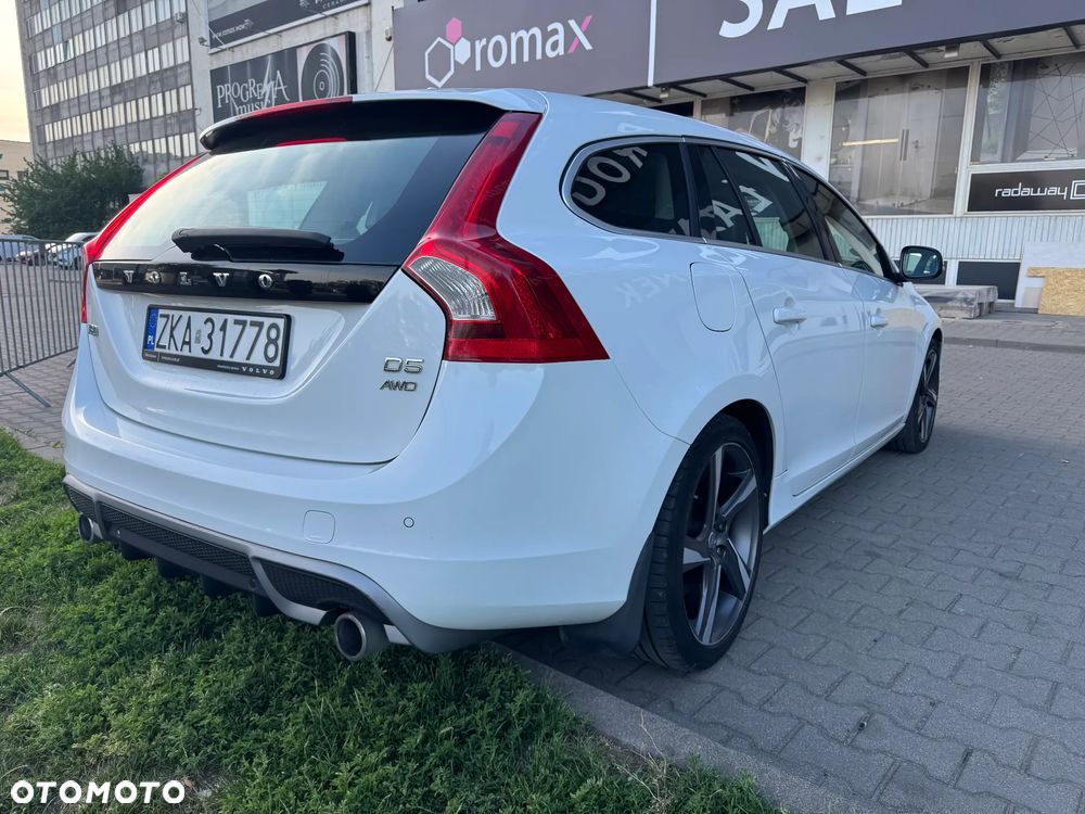 Volvo V60 D5 AWD R-Design - 7