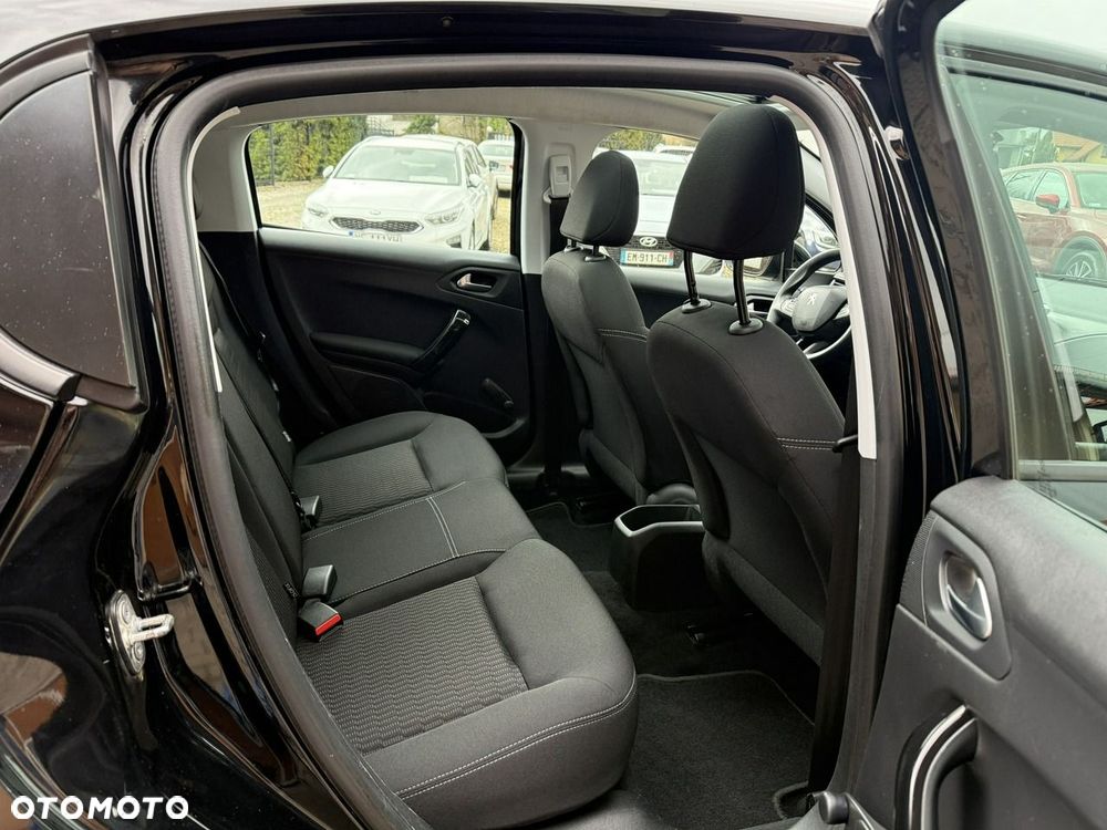 Peugeot 208 82 VTI Allure - 25