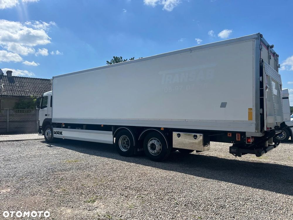 Volvo FM 370 / 6x2 / Chłodnia / Winda / - 6