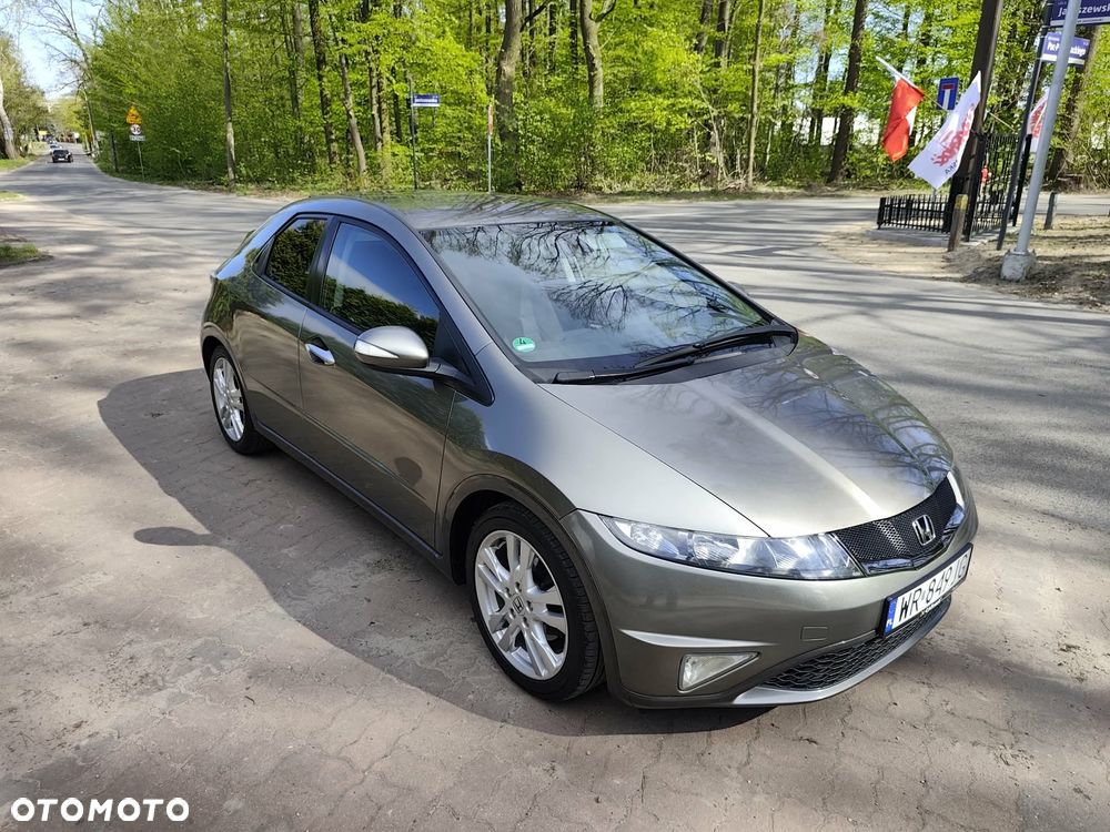 Honda Civic 1.8i-VTEC Sport