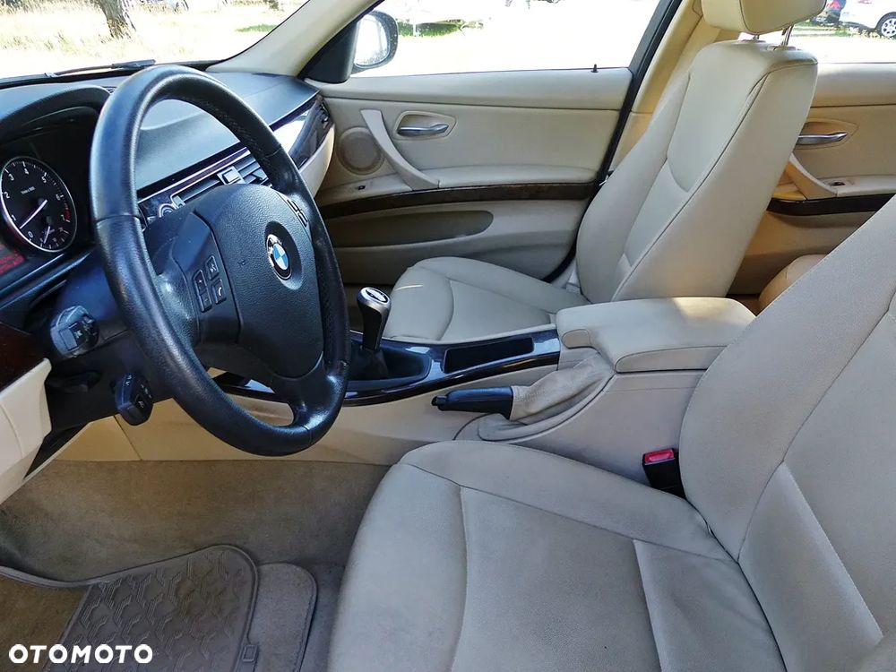 BMW Seria 3 318i Edition Exclusive - 19