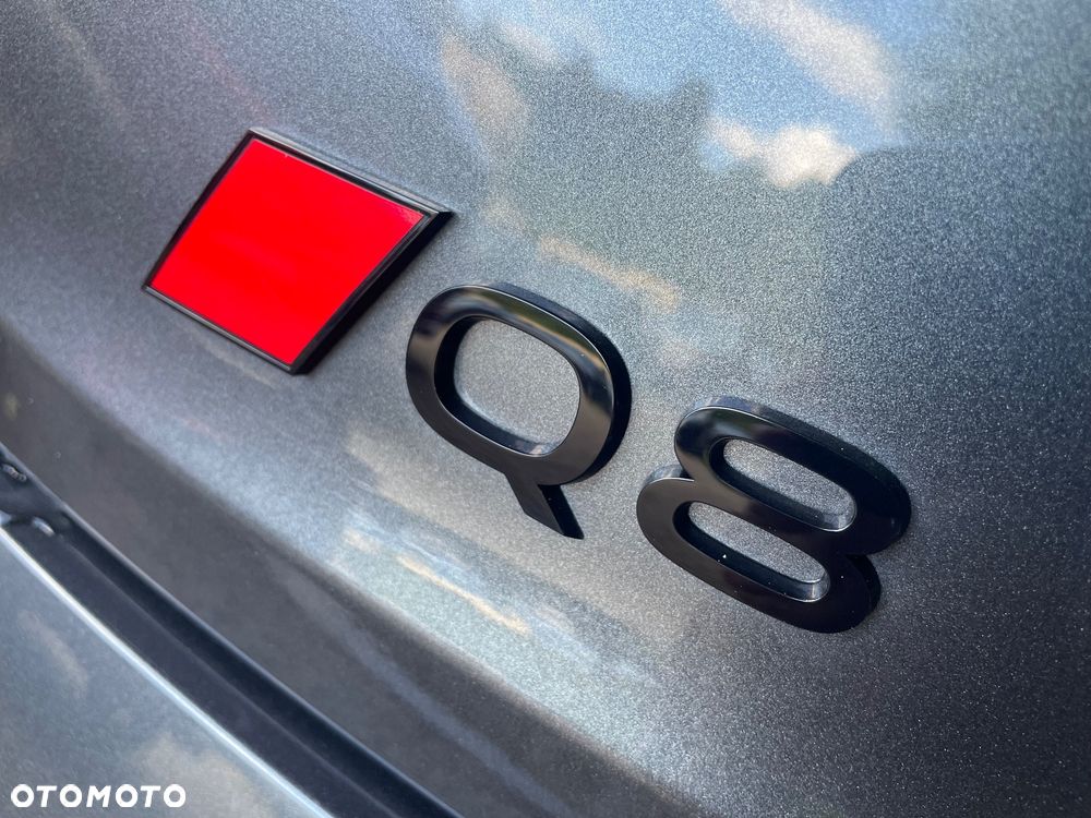 Audi Q8 Sportback e-tron - 1