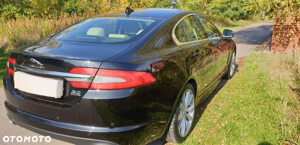 Jaguar XF 3.0 T AWD Premium Luxury - 4