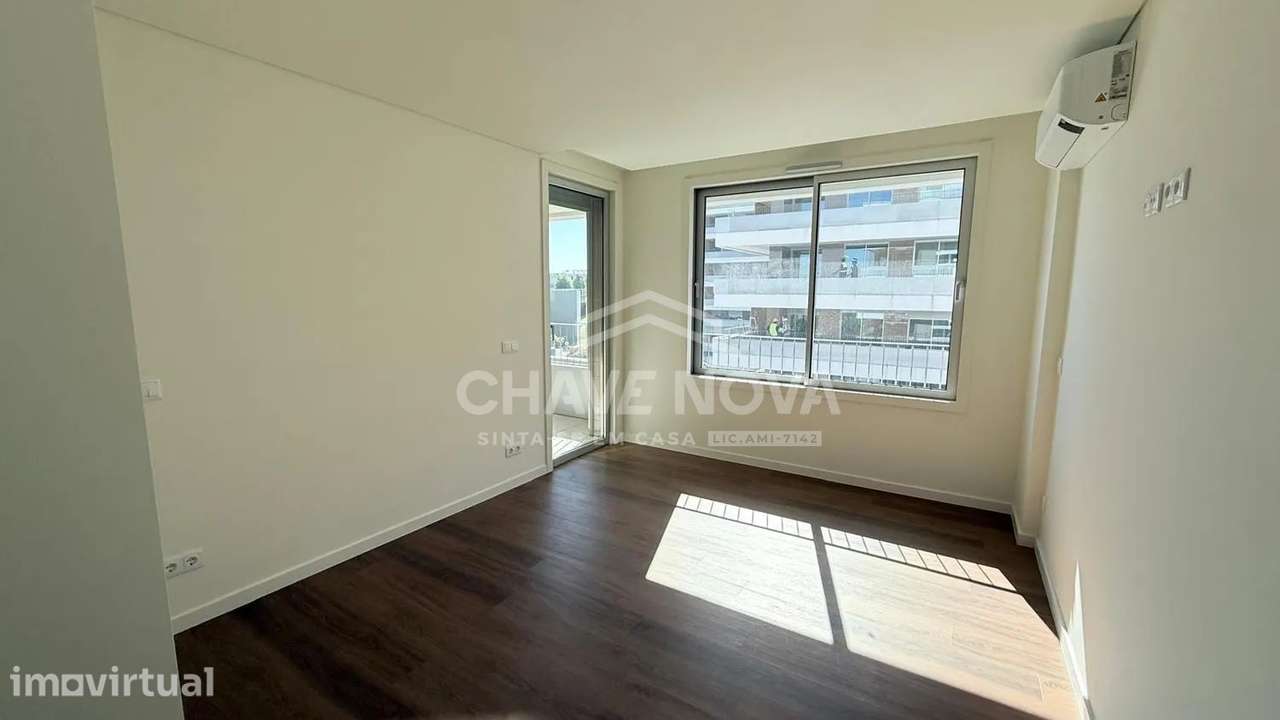 T4 com 241 m², Varandas Amplas e 3 Lug. de Garagem | Verde Vale, Maia - Grande imagem: 5/12