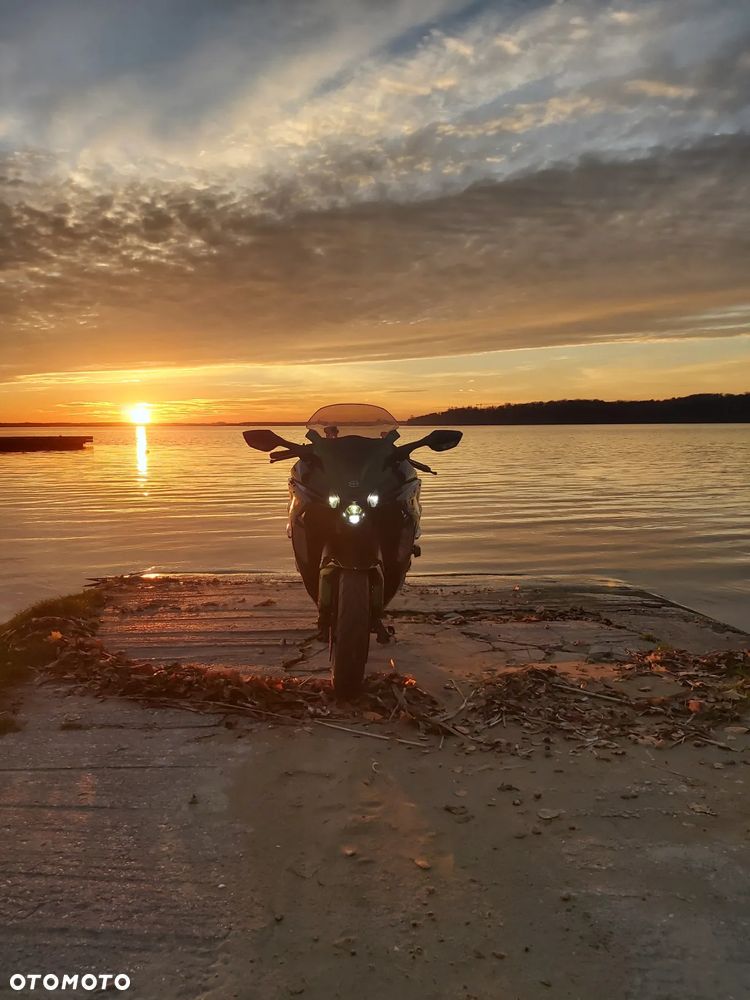 Kawasaki Ninja H2 SX - 23