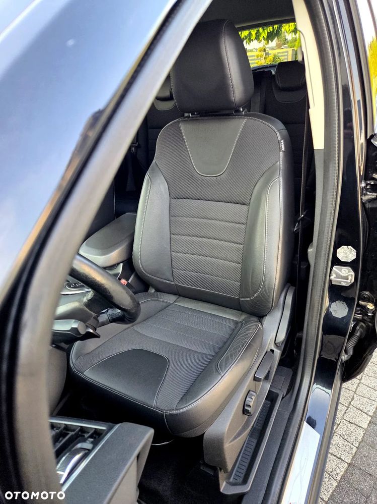 Ford Kuga - 16