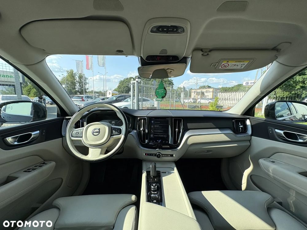 Volvo XC 60 B4 D AWD Momentum - 22