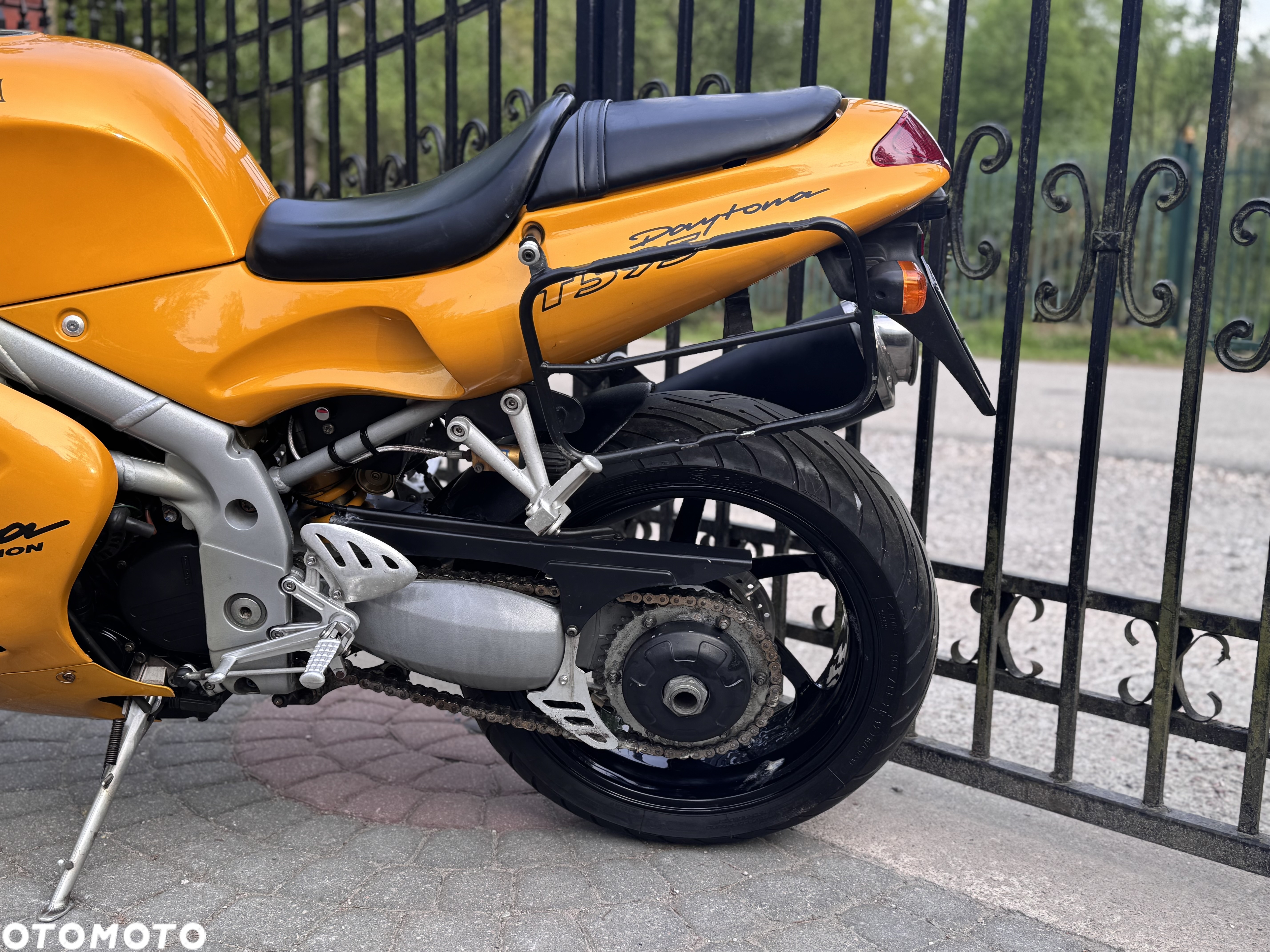 Triumph Daytona - 21